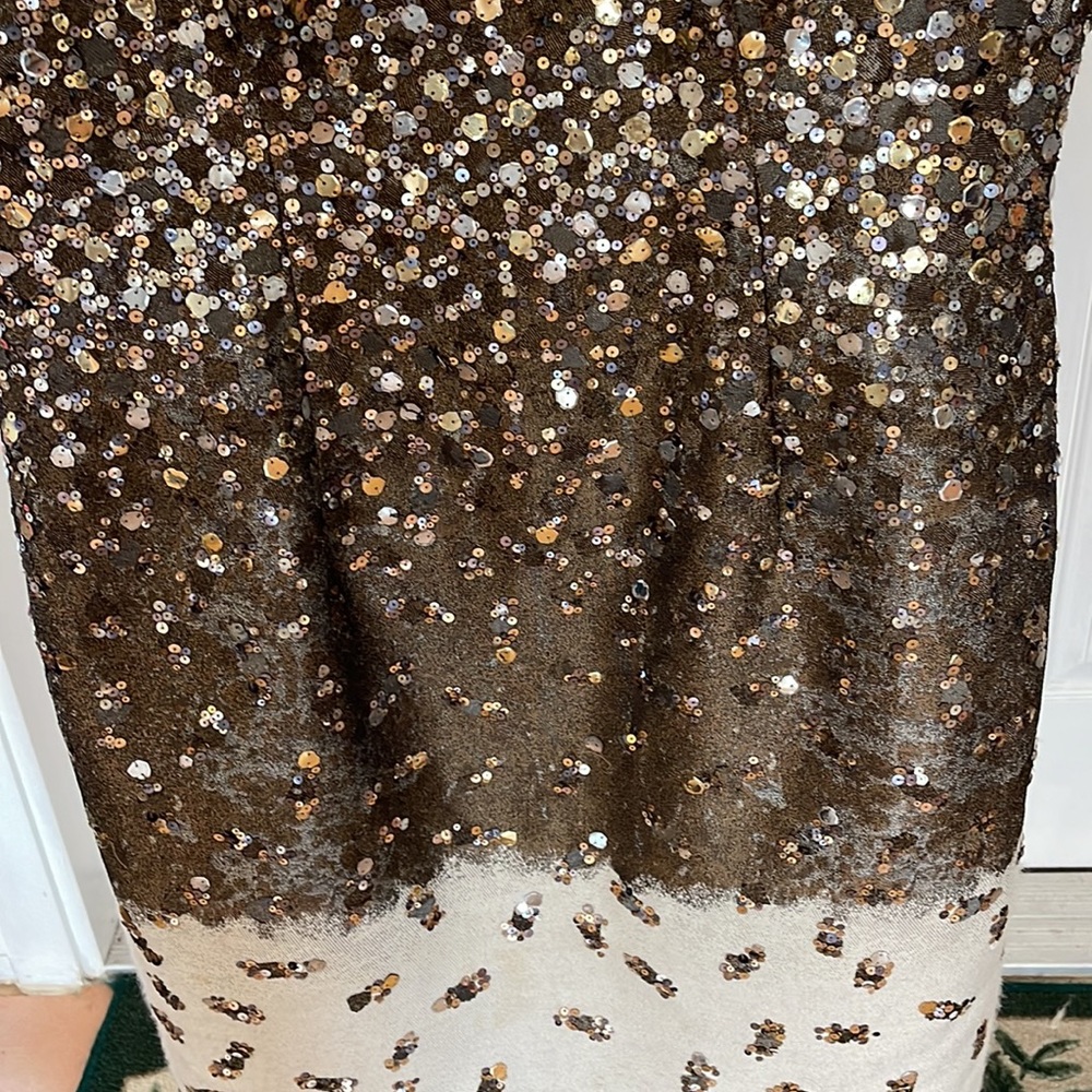 Carolina Herrera Gold and Ivory Sequin Midi Dress with Short Sleeves - Picture 5 of 7